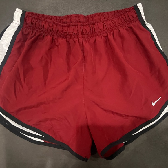 Large Nike red shorts - Picture 1 of 2